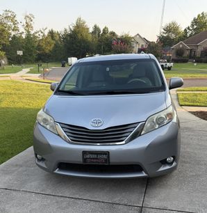 Used 2012 Toyota Sienna XLE