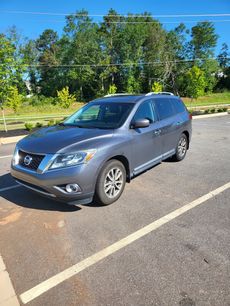 Used 2015 Nissan Pathfinder SL w/ SL Premium Package