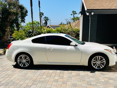 Used 2011 INFINITI G37 Journey