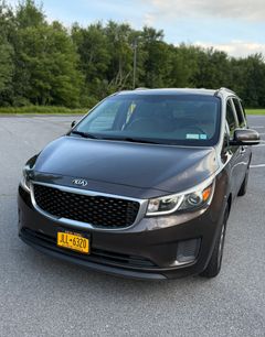 Used 2015 Kia Sedona LX