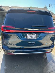 Used 2025 Chrysler Pacifica Pinnacle