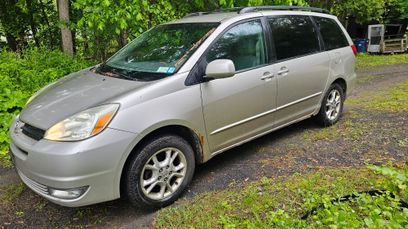 Used 2004 Toyota Sienna XLE