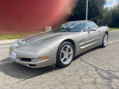 Used 1999 Chevrolet Corvette Coupe w/ Roof Pkg
