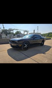 Used 2010 Dodge Challenger SE