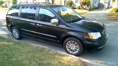 Used 2015 Chrysler Town & Country Touring-L w/ Driver Convenience Group
