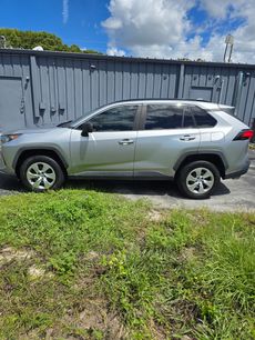Used 2019 Toyota RAV4 LE