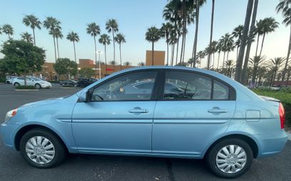 Used 2011 Hyundai Accent GLS w/ Premium Pkg 4