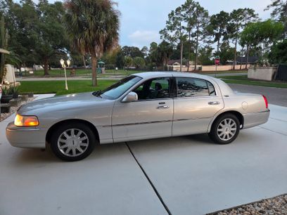 Used 2009 Lincoln Town Car Signature Limited