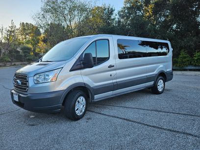 Used ford transit hot sale xlt passenger wagon