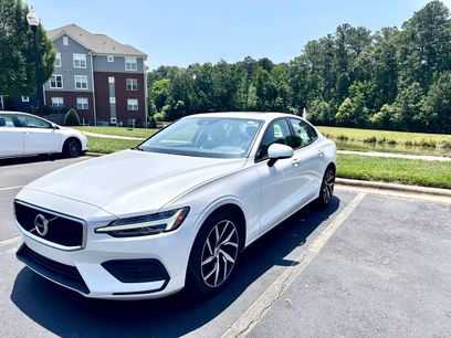 Used 2020 Volvo S60 T5 Momentum