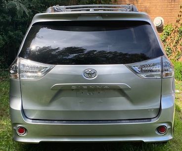 Used 2017 Toyota Sienna SE Premium