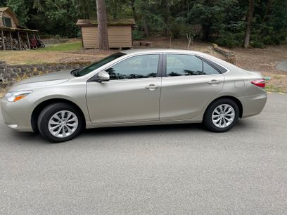 Used 2016 Toyota Camry LE