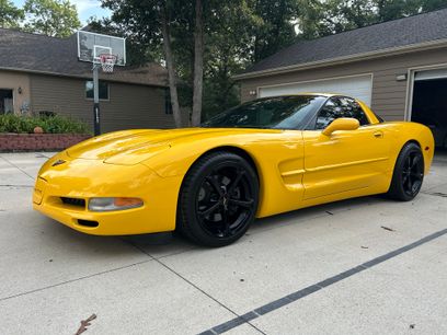 Used 2000 Chevrolet Corvette Coupe w/ Roof Pkg