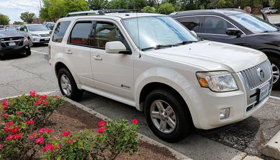 Used 2010 Mercury Mariner 2WD Hybrid