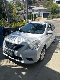 Used 2014 Nissan Versa SV w/ Convenience Package