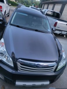Used 2011 Subaru Outback 2.5i Limited w/ PWR Moonroof Pkg
