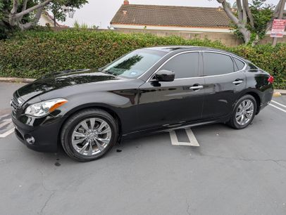 Used 2013 INFINITI M37 w/ Deluxe Touring Pkg
