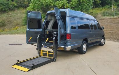 Used 2013 Ford E-350 and Econoline 350 XL w/ PWR Windows & Locks Group