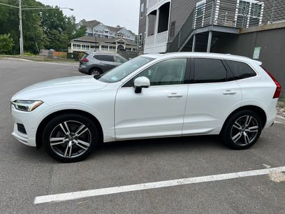 Used 2018 Volvo XC60 T6 Momentum w/ Advanced Package