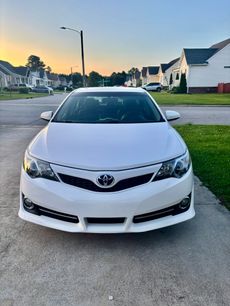 Used 2014 Toyota Camry SE