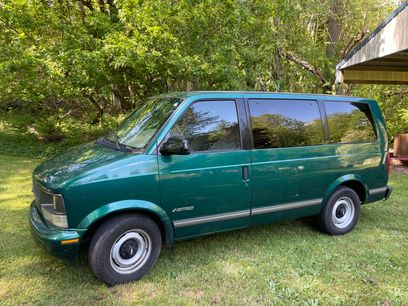 Used 2000 Chevrolet Astro Passenger w/ Convenience Group