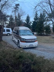 Used 2009 Chevrolet Express 1500 w/ Preferred Equipment Group