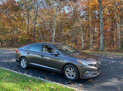 Used 2015 Hyundai Sonata SE w/ Option Group 09