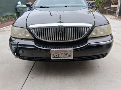 Used 2011 Lincoln Town Car Signature Limited
