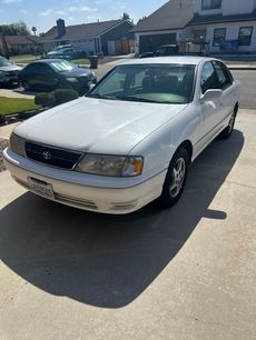 Used 1999 Toyota Avalon XLS