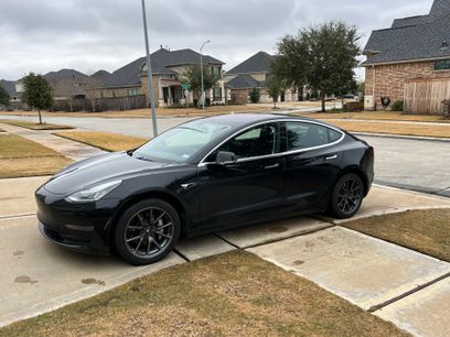 Used 2019 Tesla Model 3 Mid Range