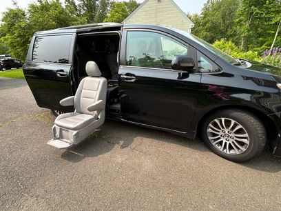 Used 2019 Toyota Sienna XLE