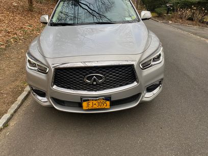 Used 2019 INFINITI QX60 Luxe w/ Essential Package