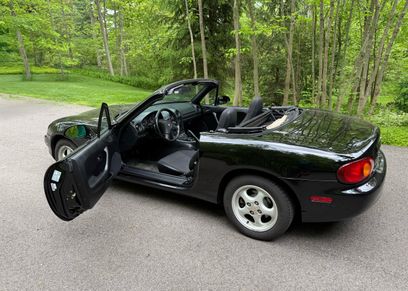 Used 1999 MAZDA MX-5 Miata