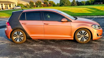 Used 2017 Volkswagen e-Golf SE w/ DC Fast Charging Package