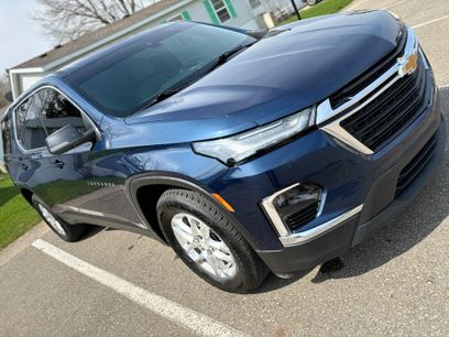 Used 2023 Chevrolet Traverse LS
