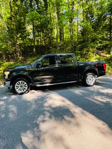 Used 2015 Ford F150 Lariat w/ Equipment Group 501A Mid