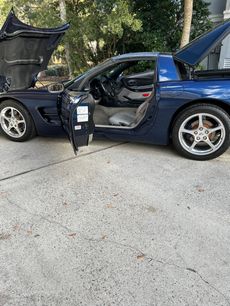 Used 2001 Chevrolet Corvette Coupe w/ Preferred Equipment Group2