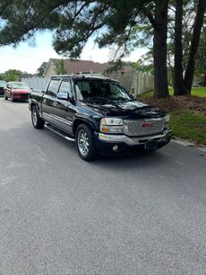 Used 2005 GMC Sierra 1500 SLE w/ Light Duty Power Package
