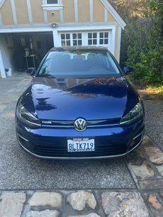 Used 2019 Volkswagen e-Golf SE w/ Driver Assistance Package