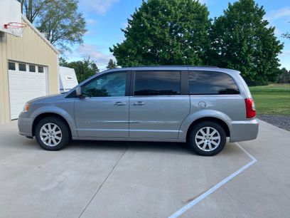 Used 2015 Chrysler Town & Country Touring w/ Driver Convenience Group