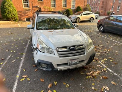 Used 2013 Subaru Outback 2.5i Limited w/ Moonroof Pkg