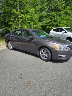 Used 2014 Nissan Altima 2.5 SV