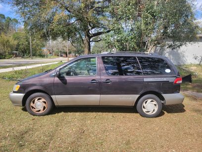 Used 2002 Toyota Sienna XLE