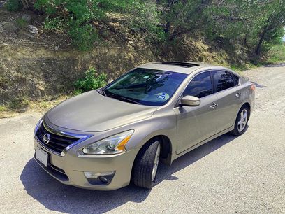 Used 2013 Nissan Altima 2.5 SV w/ 2.5SV Convenience Pkg
