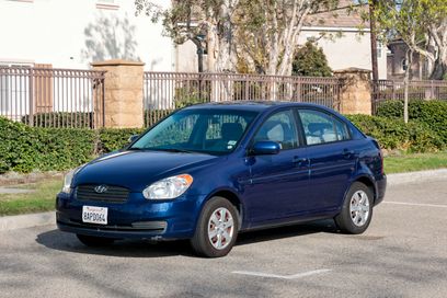 Used 2011 Hyundai Accent GLS w/ Premium Pkg 4