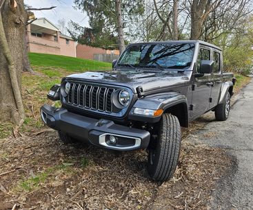 Used 2025 Jeep Gladiator Sport
