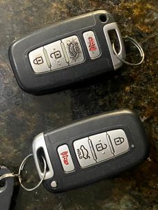 Used 2012 Kia Optima Hybrid w/ Hybrid Premium Technology Pkg