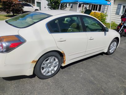 Used 2009 Nissan Altima 2.5 S w/ Emergency Aid Pkg