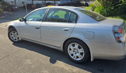 Used 2005 Nissan Altima 2.5 S w/ (S02) Side Airbags Pkg