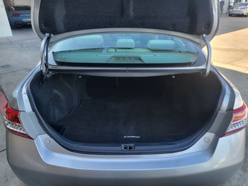 Used 2010 Toyota Camry image 15